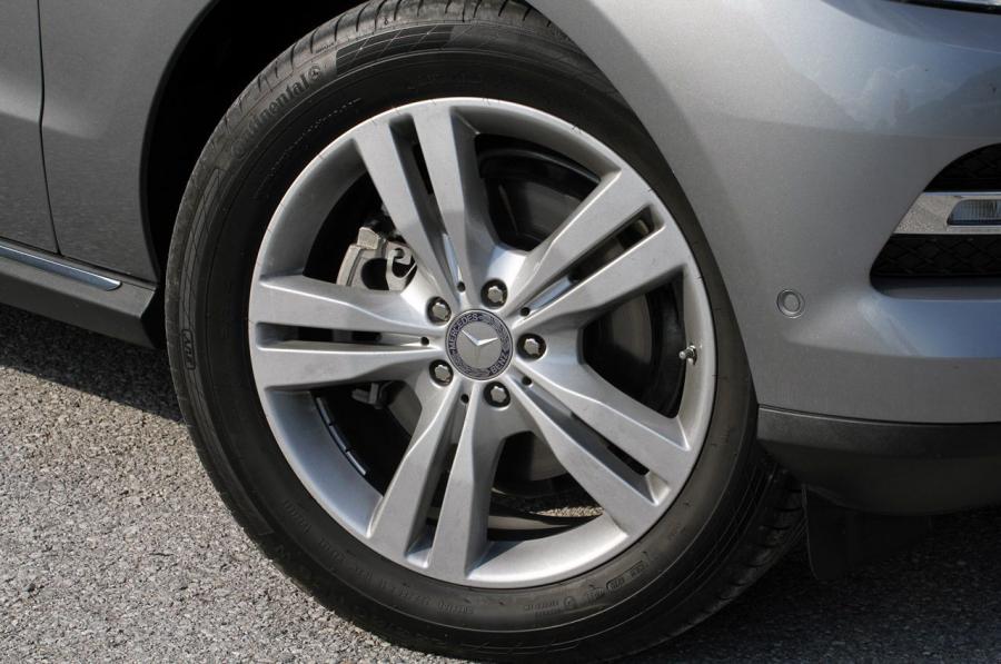  Mercedes-Benz ML350 BlueTEC 2012 года  (фото 26 из 56)